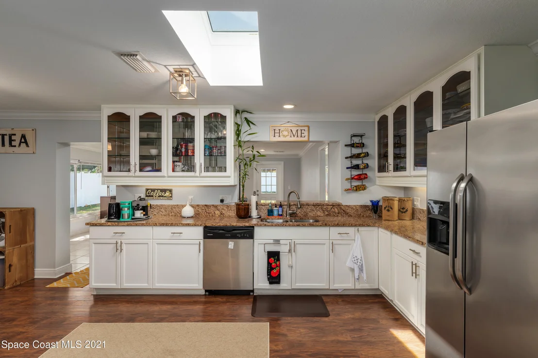 Photo of 1168 Cromey Road NE