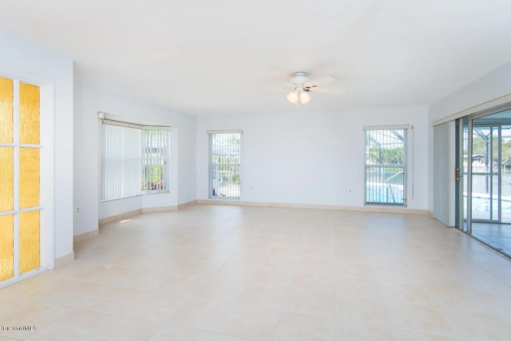 Photo of 452 Sparrow Drive