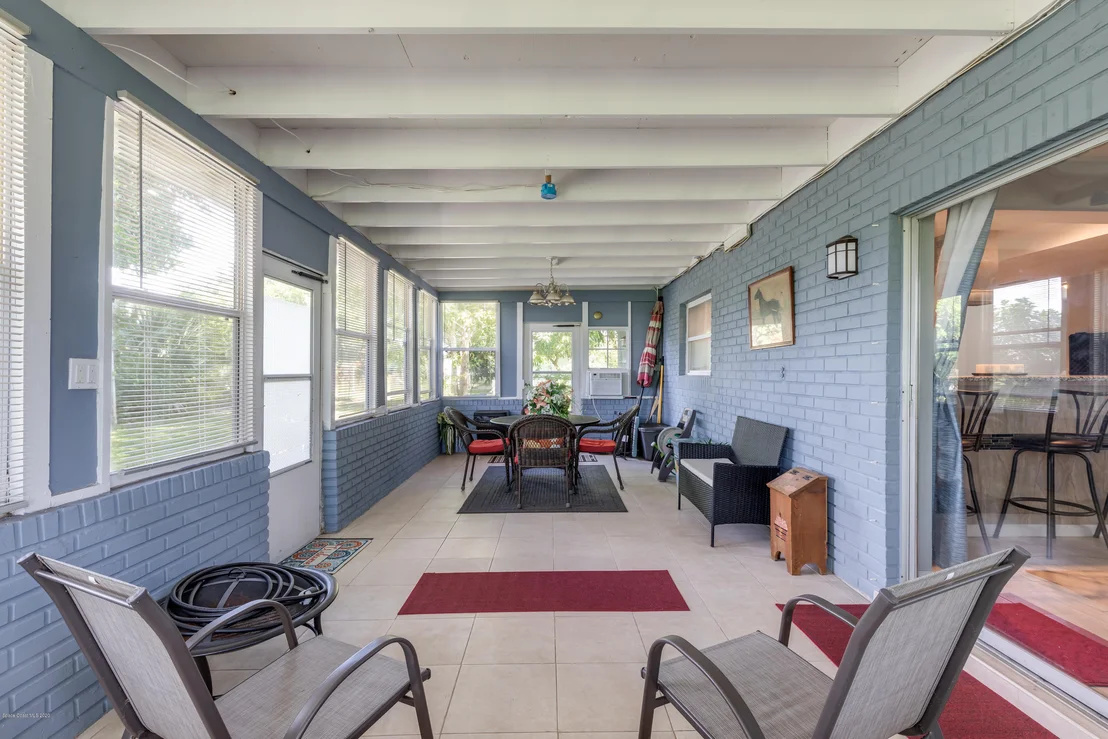 Photo of 942 Chace Lane NE