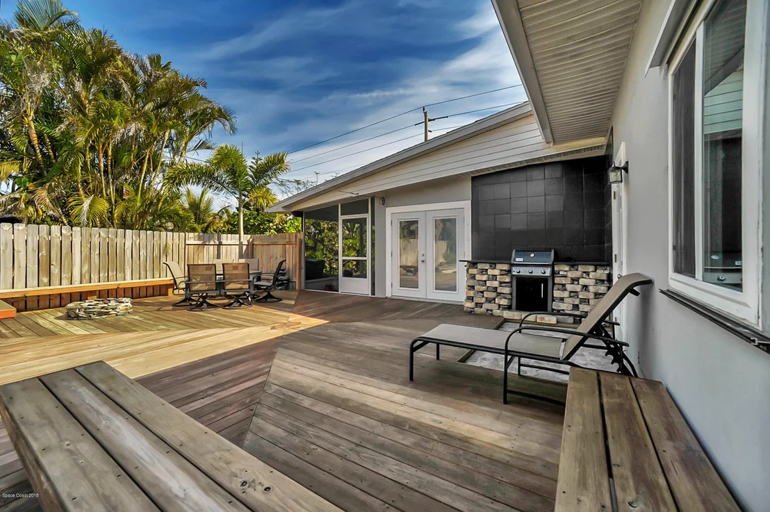 Photo of 1182 NE Bianca Drive NE