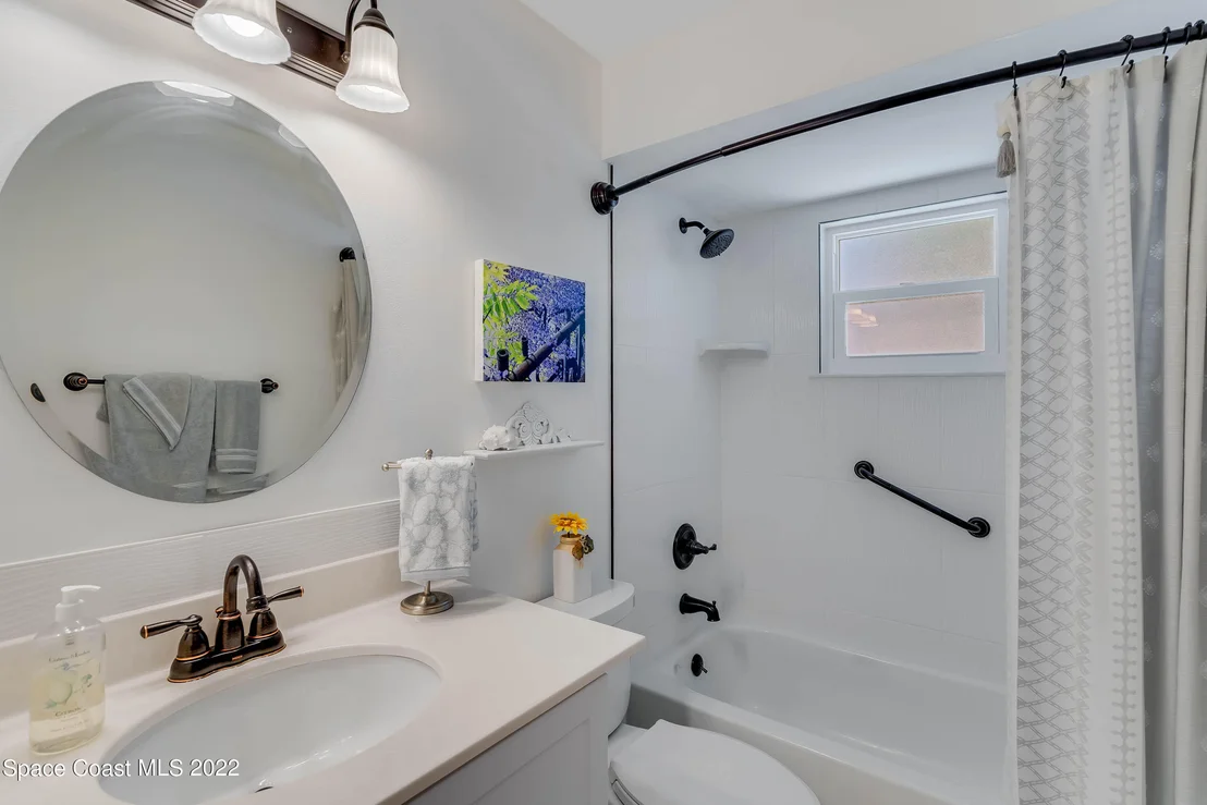 Photo of 796 White Pine Avenue