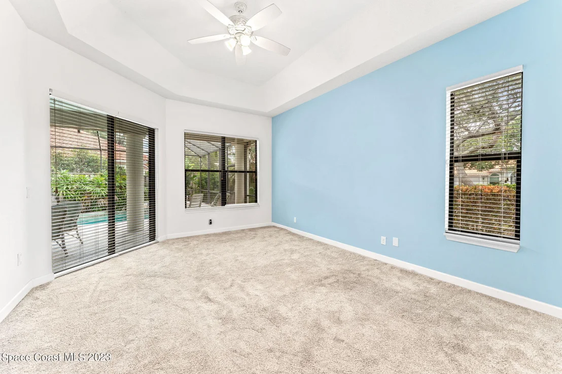 Photo of 423 Flanders Drive