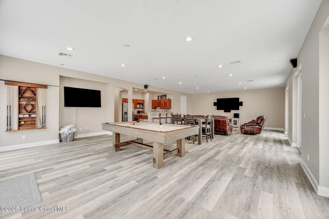 Photo of 4236 Hield Road NW
