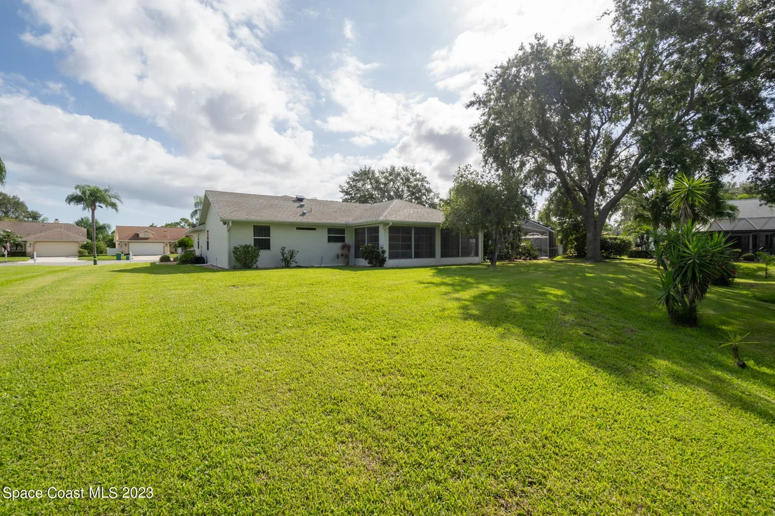 Photo of 982 Somerset Lane