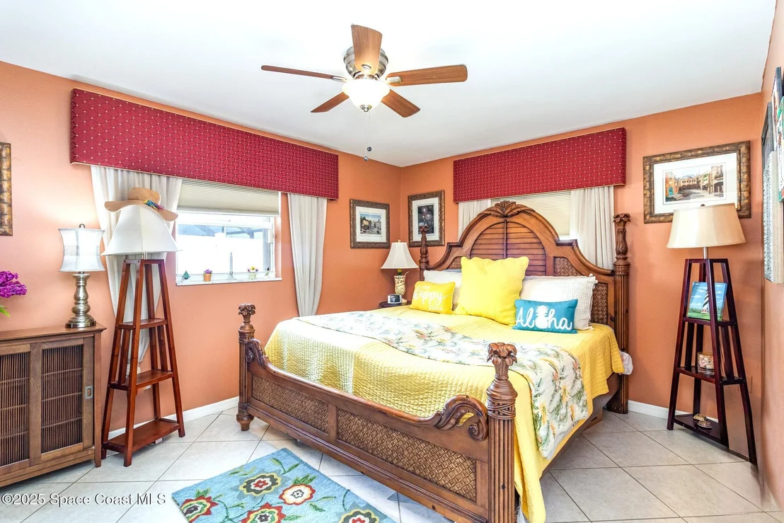 Photo of 425 Sparrow Drive