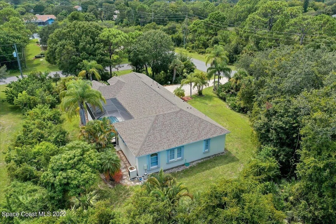 Photo of 4523 Long Lake Road