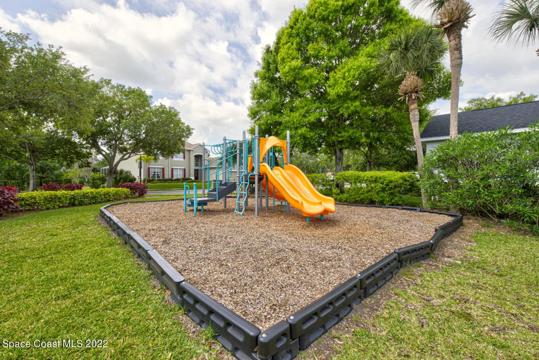 Photo of 5948 Newbury Circle