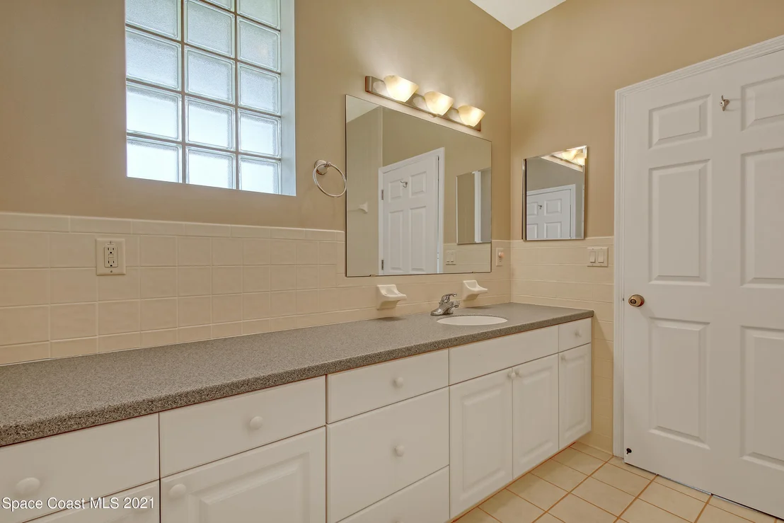 Photo of 457 Cardinal Drive