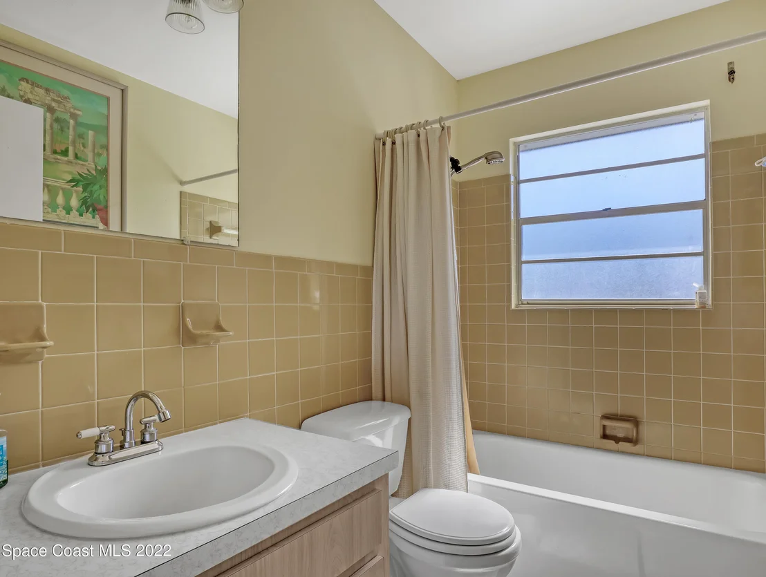 Photo of 2724 Rodeo Drive NE