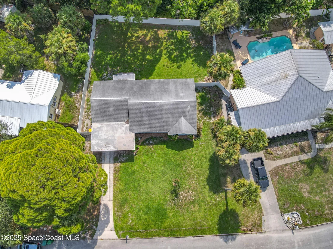 Photo of 819 W Whitmire Drive