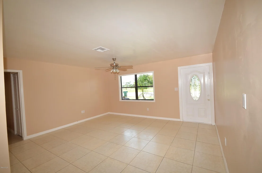 Photo of 2512 Post Road