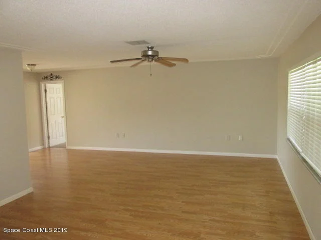 Photo of 437 Thrush Drive