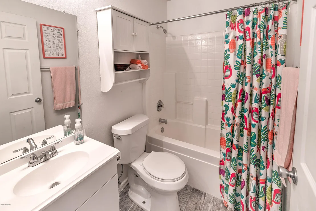 Photo of 977 Villa Drive