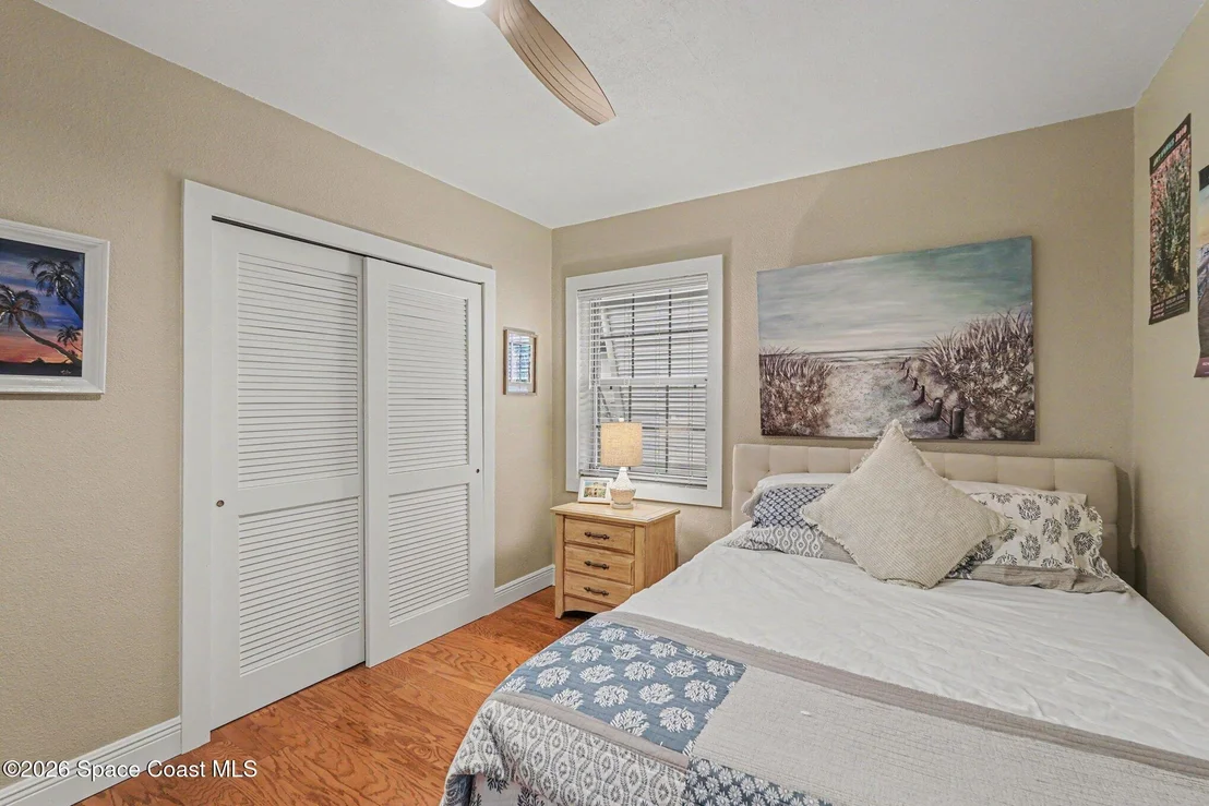 Photo of 565 Old Oak Street