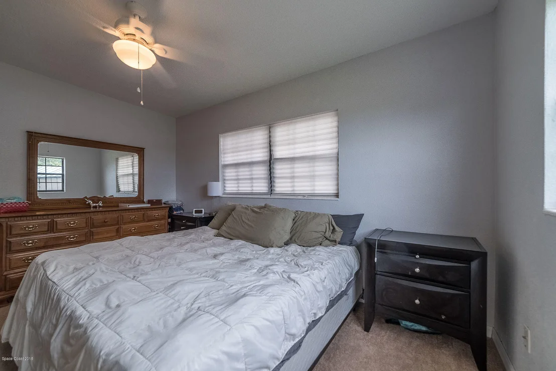 Photo of 812 W Highland Drive
