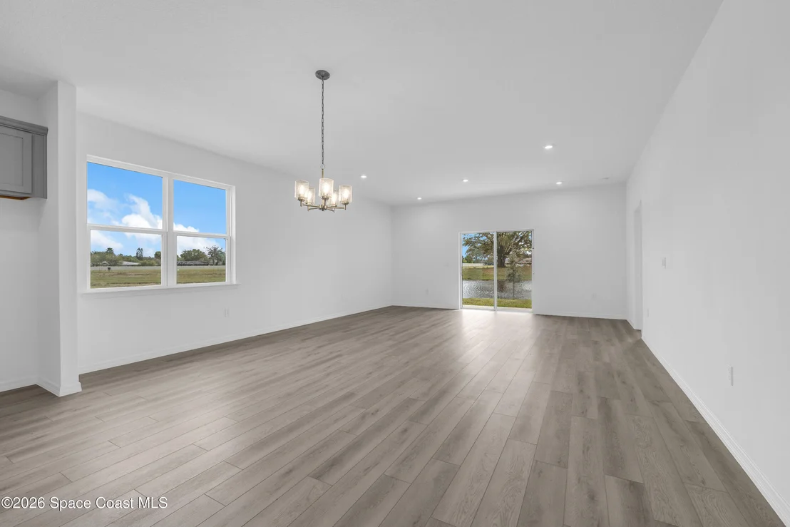Photo of 1012 Banff Drive NE