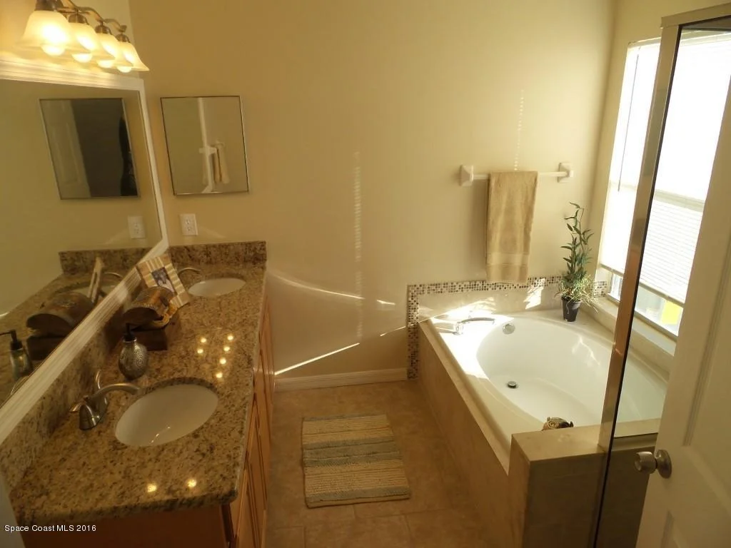 Photo of 854 Tiffany Place