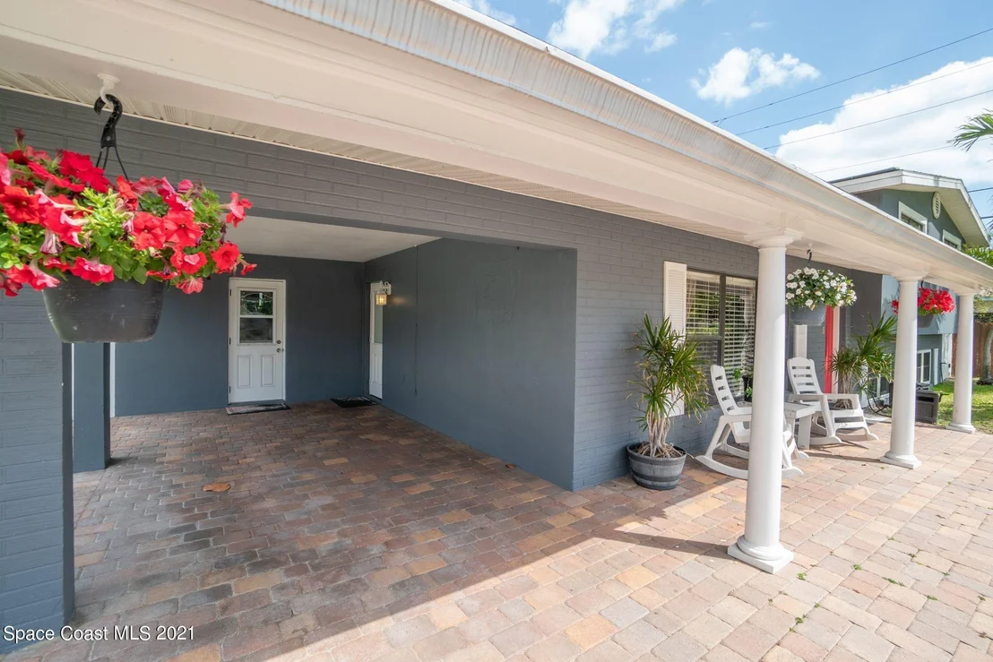 Photo of 1046 Pinetree Drive