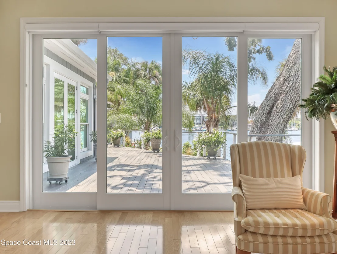 Photo of 972 W Whitmire Drive