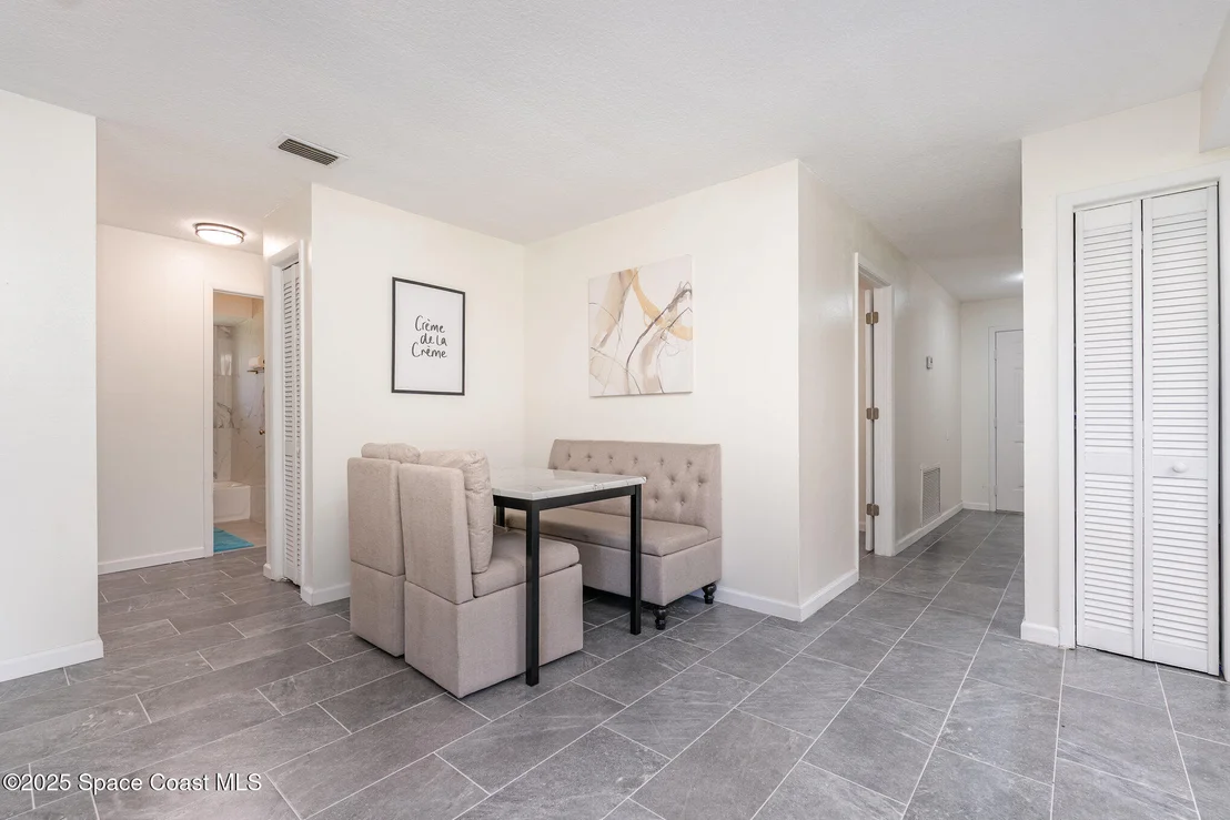 Photo of 790 Aragon Avenue NE
