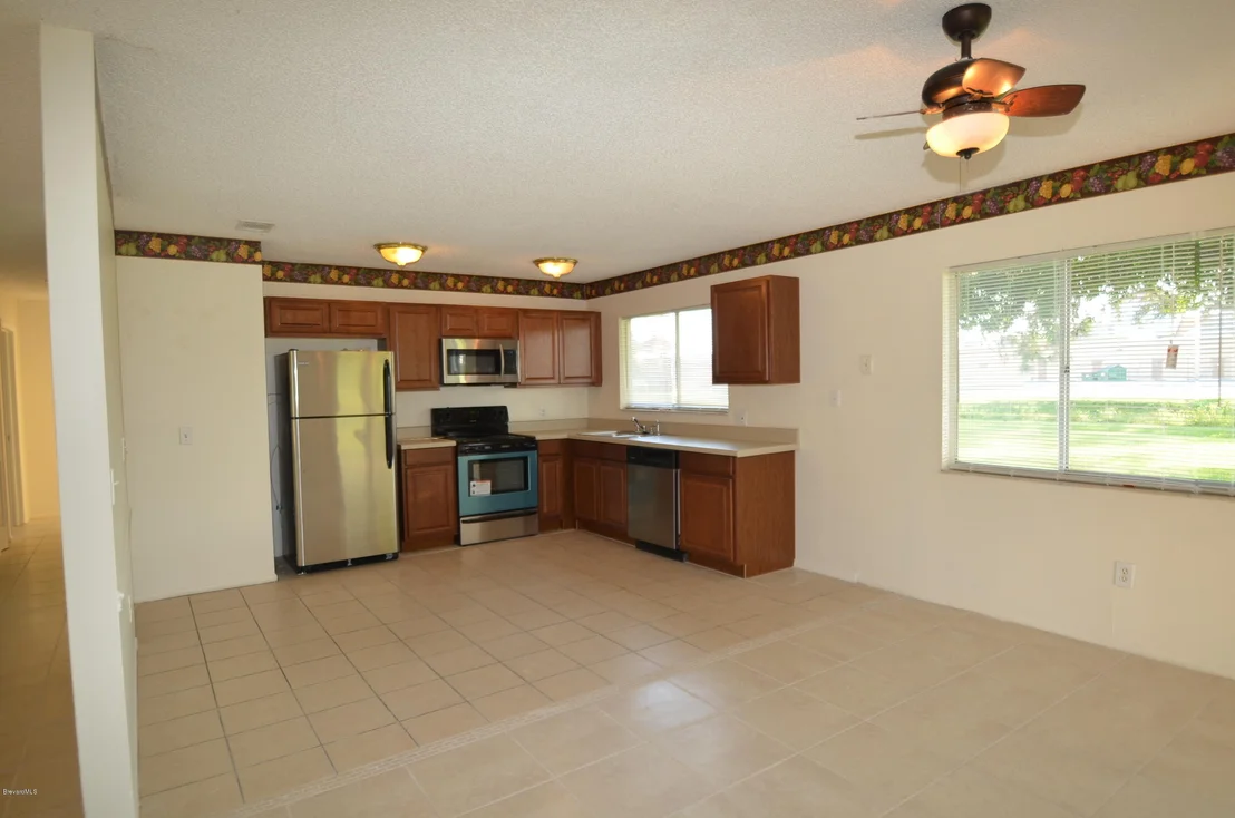 Photo of 1675 NE Fairfield Circle
