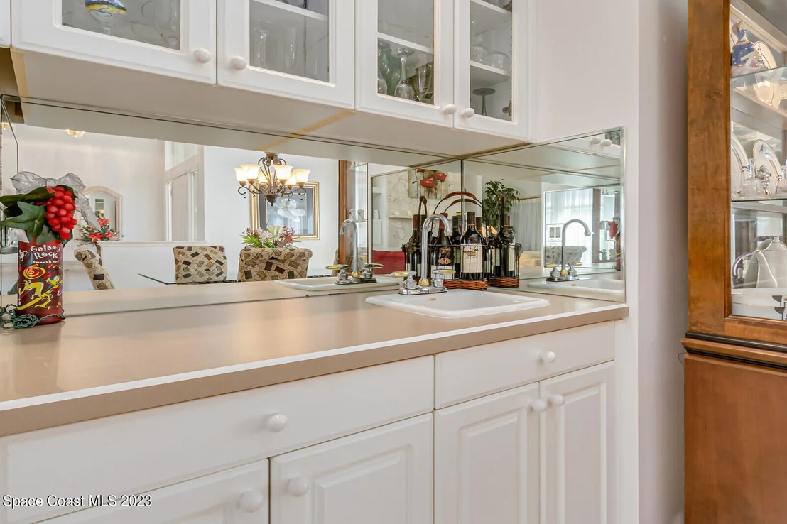 Photo of 986 Somerset Lane