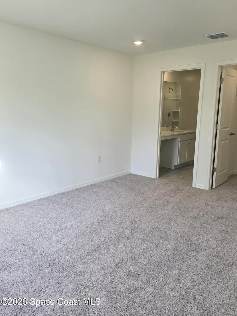 Photo of 582 SW Richmond Circle SW