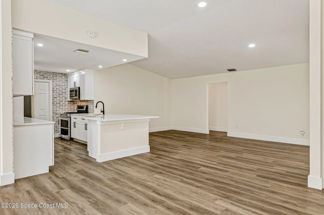 Photo of 1638 Rustic Way