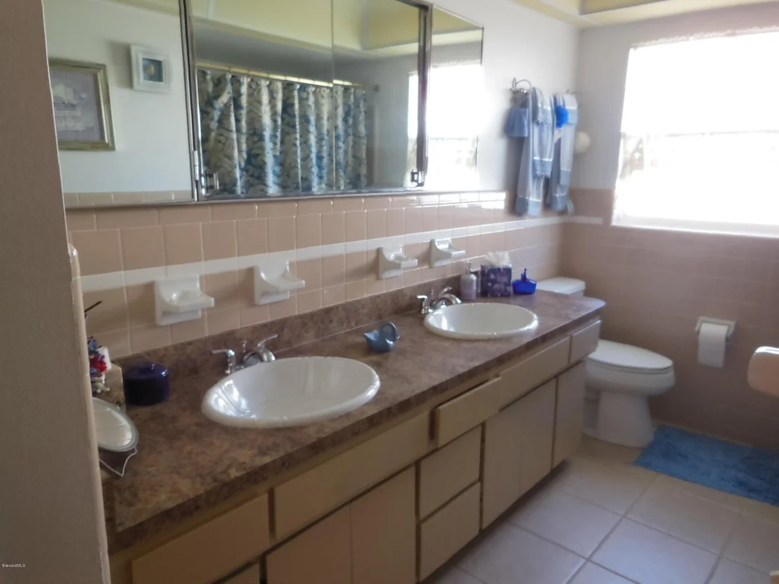 Photo of 303 Glen Ridge Road