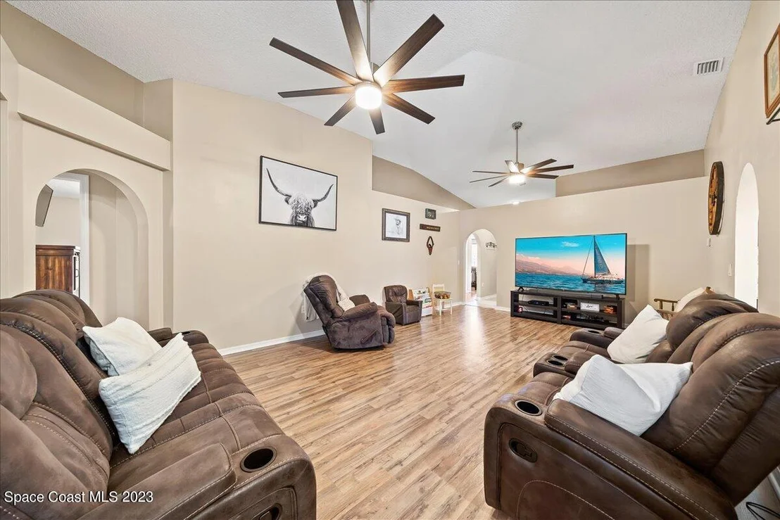 Photo of 1616 Vista Lake Circle