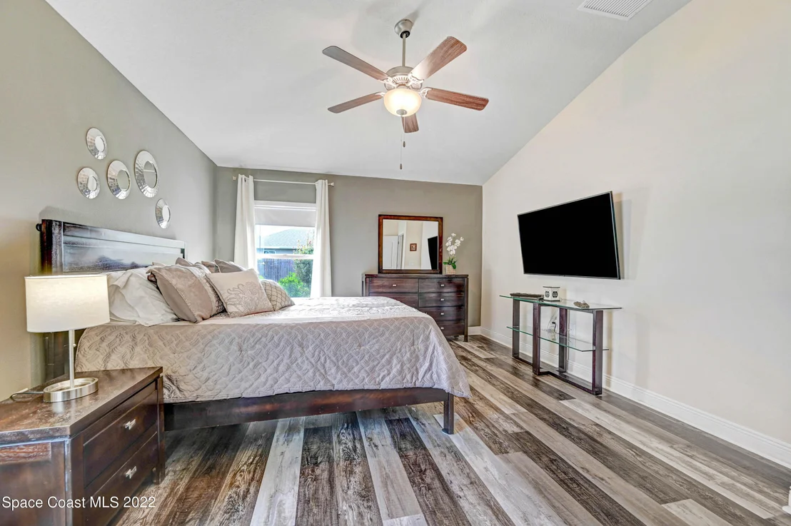Photo of 1383 Steele Road SE