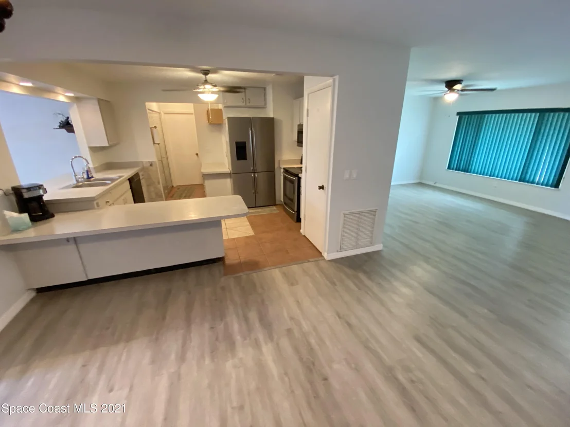 Photo of 1320 Mariposa Drive NE