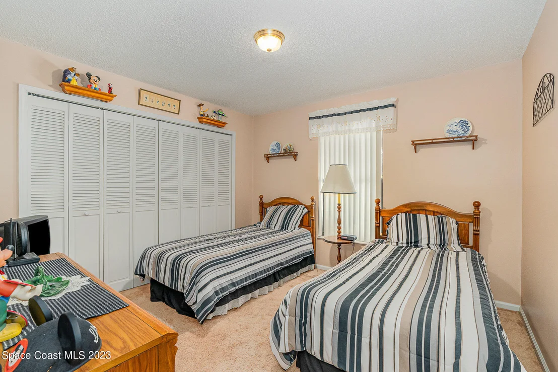 Photo of 1241 Lakeview Drive