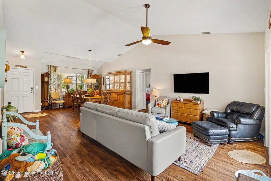 Photo of 1051 Mandarin Drive NE