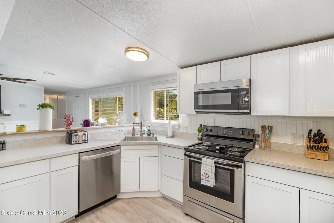 Photo of 5918 Cedar Lake Drive