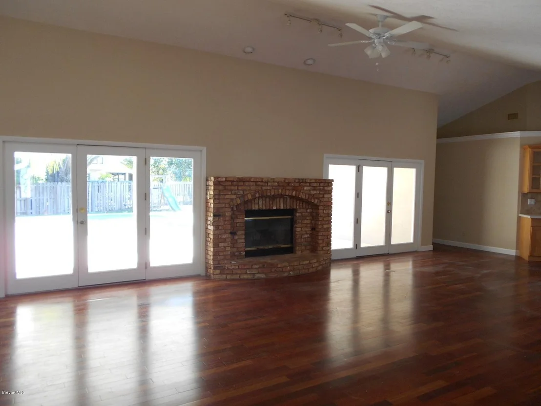 Photo of 541 Nightingale Drive