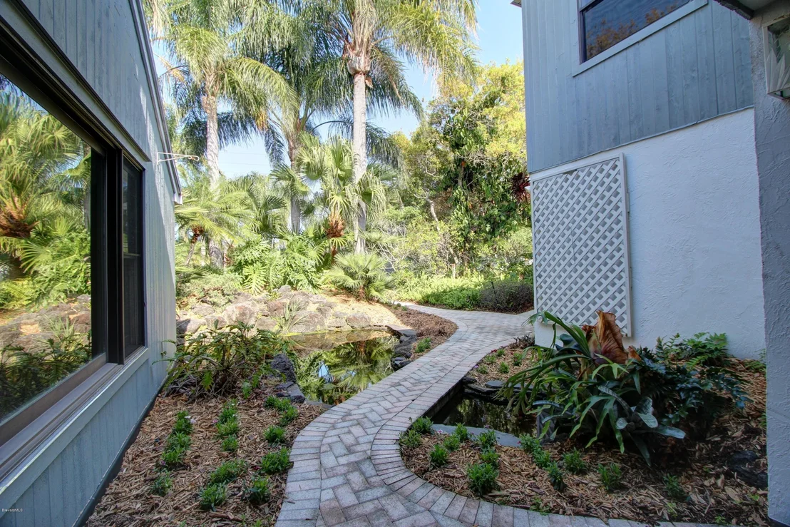 Photo of 738 Malibu Lane
