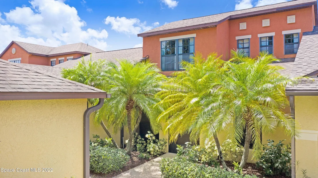 Photo of Unit 103 at 855 Luminary Circle