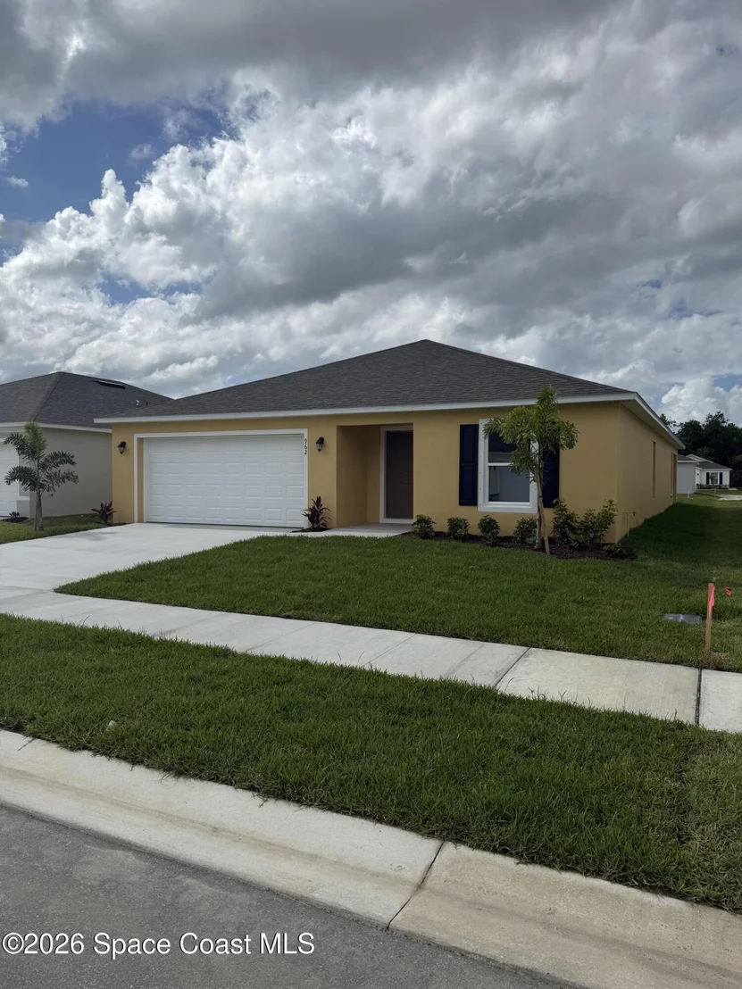 Photo of 962 SW Richmond Circle SW