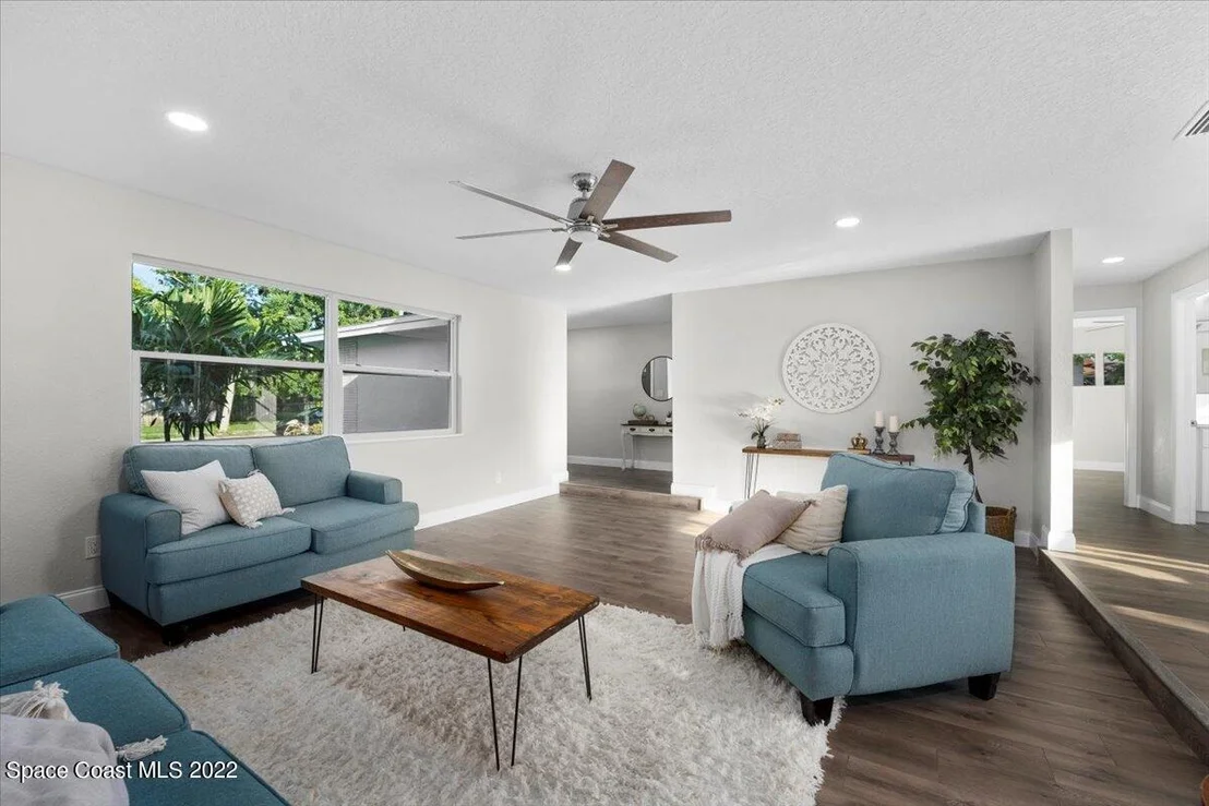 Photo of 893 Midland Road