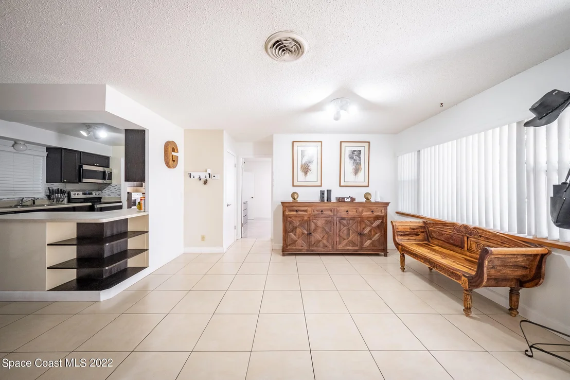 Photo of 982 Cardon Drive