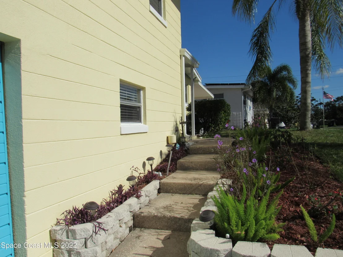 Photo of 920 Forest Road