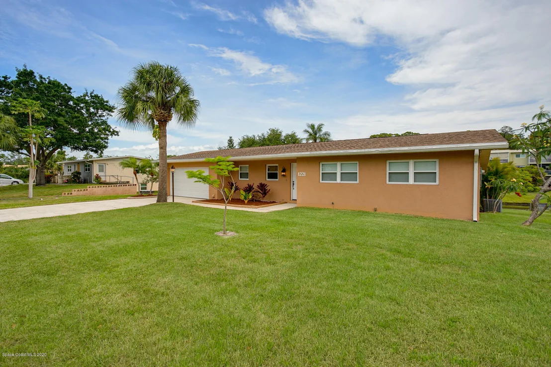 Photo of 1221 Rivermont Drive