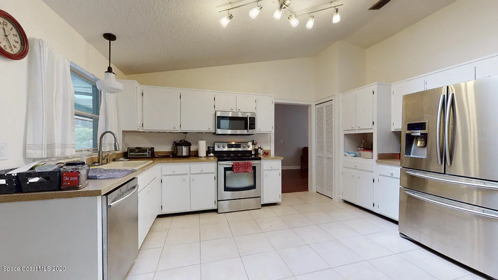 Photo of 214 Jeannie Drive