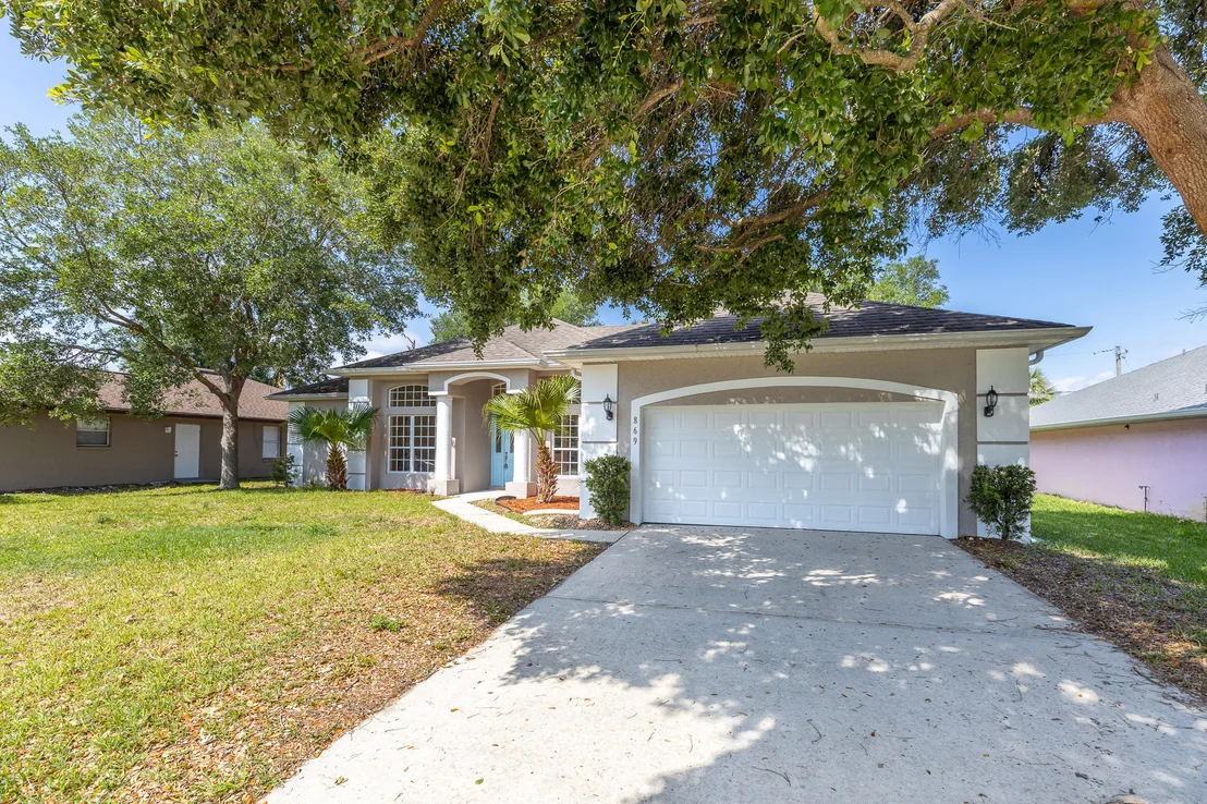 Photo of 869 Seven Gables Circle SE