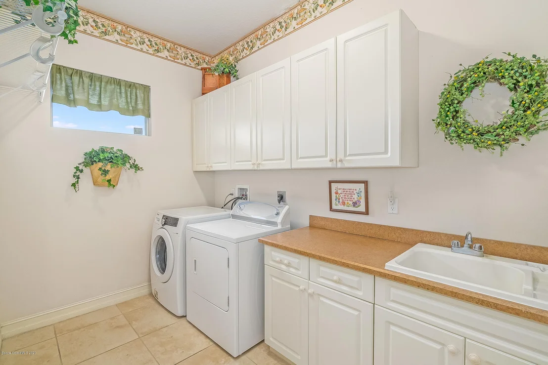 Photo of 4135 Hammock Road