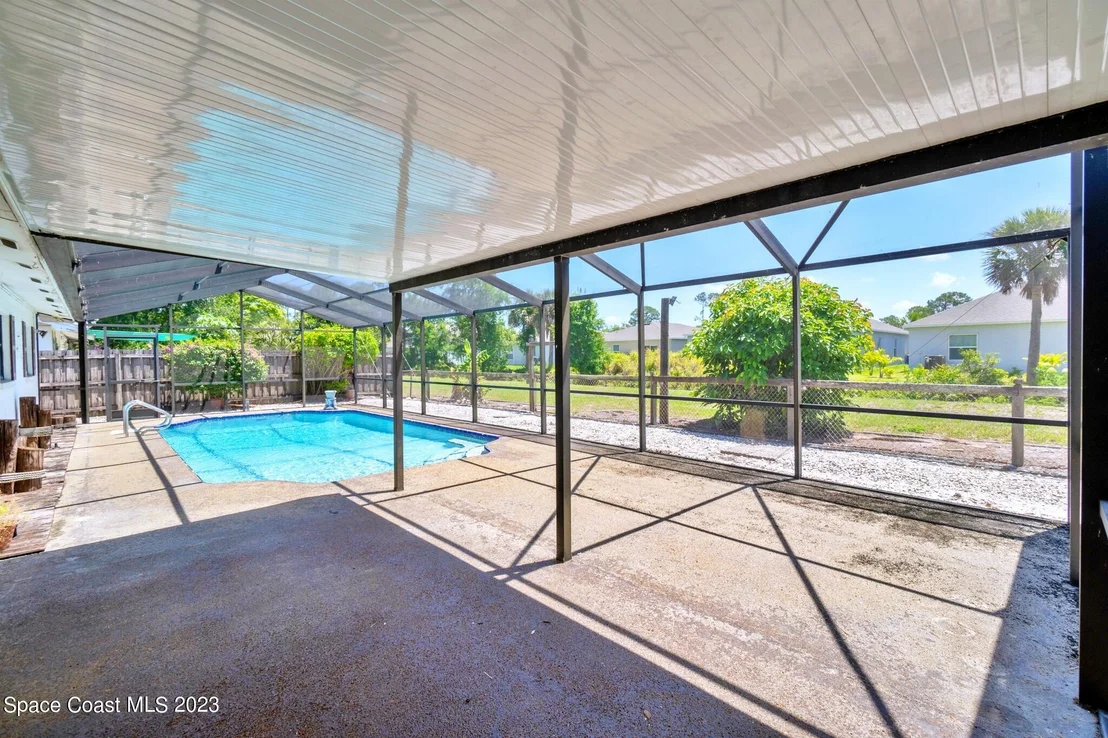 Photo of 899 Jefferson Road
