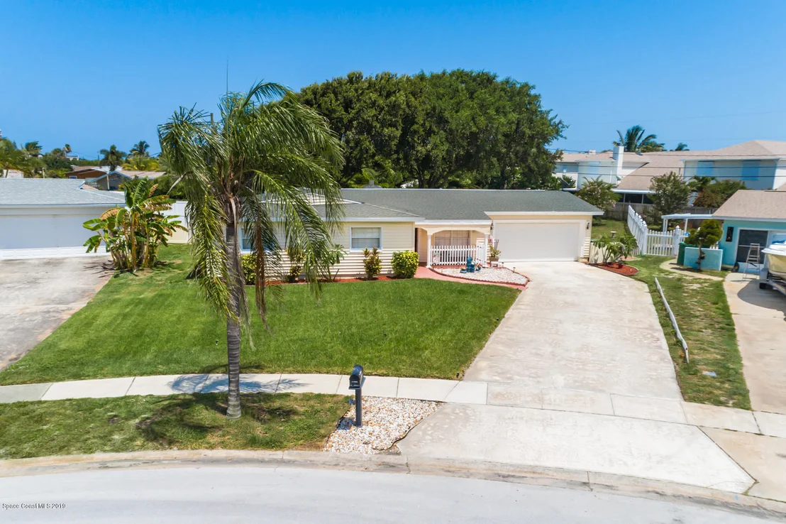 Photo of 933 Bluewater Drive