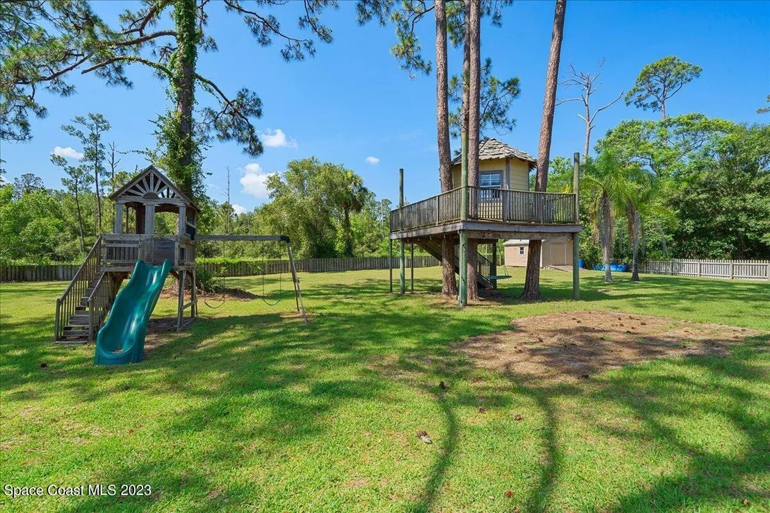 Photo of 8615 Sylvan Drive