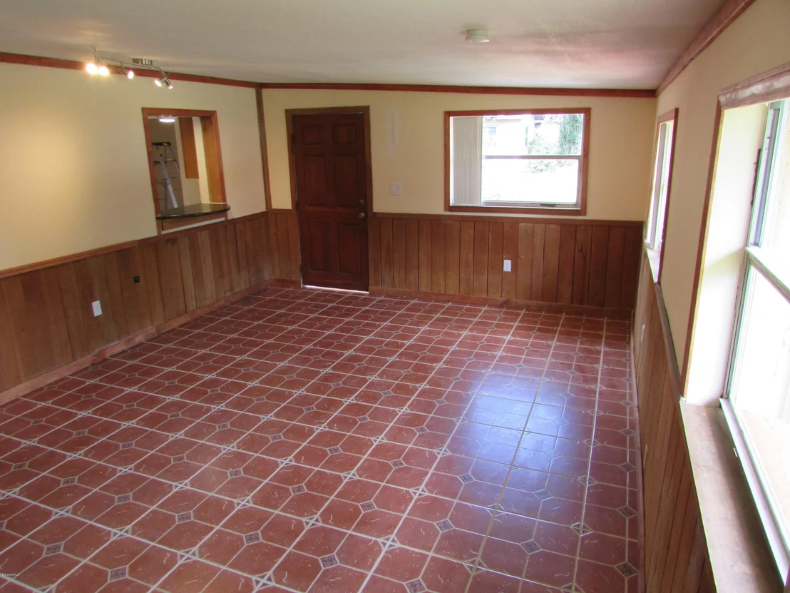 Photo of 975 Miracle Way